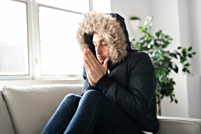 Avoir froid chez soi nuit à la santé mentale