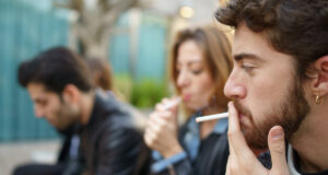 Le tabac augmente le risque de 56 maladies