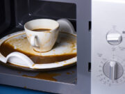 Ne réchauffez pas votre café au micro-ondes