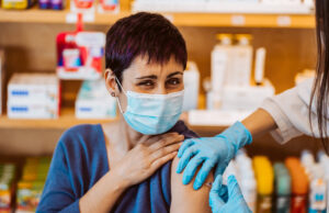 Effets secondaires des vaccins COVID : est-ce «dans la tête» ?