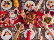 5 astuces bien-être pour bien gérer les repas de fête
