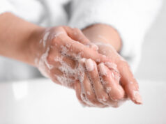Faut-il se laver les mains à l’eau chaude ou à l’eau froide ?