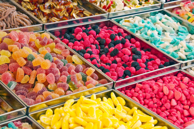 Un colorant alimentaire accusé de déclencher des maladies inflammatoires