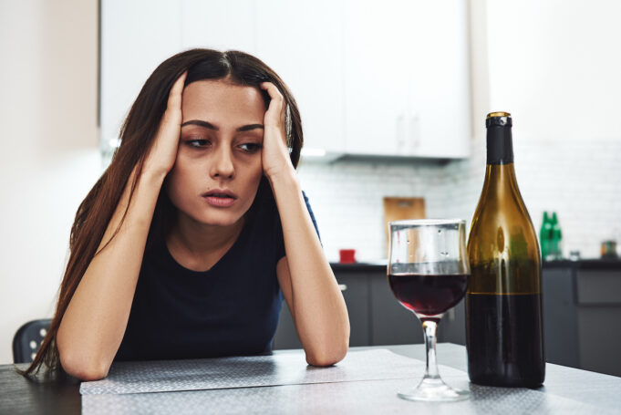 7 signes qui montrent que vous avez une dépendance à l’alcool