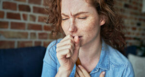Ces symptômes du rhume qui peuvent être confondus avec un cancer