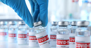 Les vaccins anti-Covid sont-ils à l’origine «d’arrêts cardiaques inexpliqués» ?