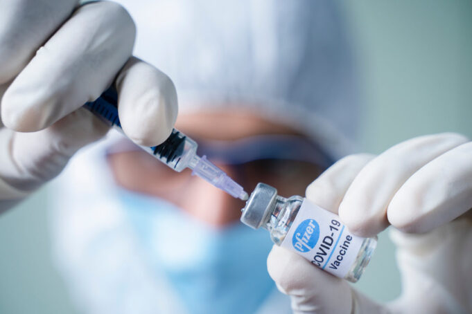 Covid : Quel lien entre le vaccin Pfizer et les risques d’AVC ?