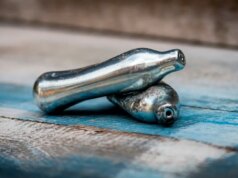 Gaz hilarant : une euphorie de courte durée
