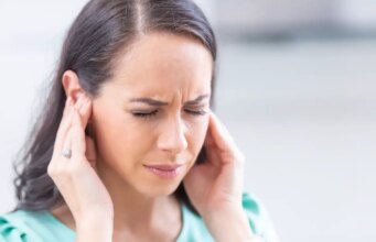 Les oreilles qui sifflent : d’où ça vient ?