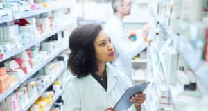 Plus besoin d’aller en pharmacie : Amazon lance des distributeurs à médicaments directement chez les médecins