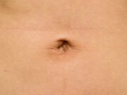 Comment bien nettoyer son nombril, partie la plus sale du corps ?