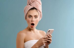 Pourquoi vous ne devriez pas utiliser votre téléphone dans la salle de bain
