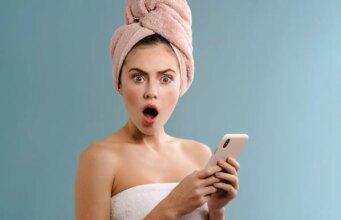 Pourquoi vous ne devriez pas utiliser votre téléphone dans la salle de bain