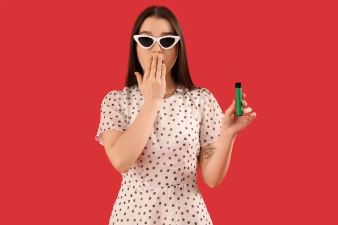 Pourquoi les cigarettes électroniques aromatisées inquiètent ?