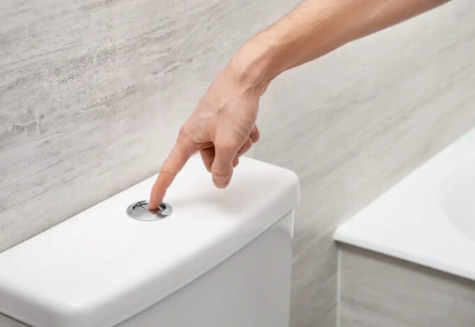 L’erreur dégoutante à éviter quand vous tirez la chasse d’eau