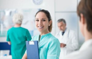 Covid : les soignants non-vaccinés bientôt réintégrés ?