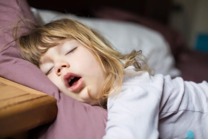 Pourquoi dormir la bouche ouverte est mauvais pour votre santé ?