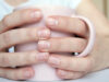 D’où viennent les tâches blanches sur les ongles ?