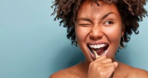Se brosser les dents après les repas, est-ce vraiment une bonne idée ?