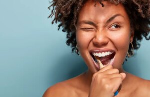 Se brosser les dents après les repas, est-ce vraiment une bonne idée ?