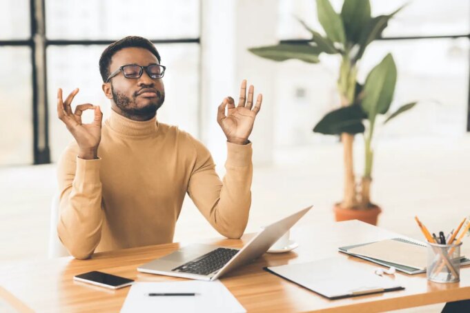 Ces aliments qui augmentent et provoquent le stress