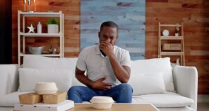 Quels sont les premiers symptômes d’une indigestion alimentaire ?