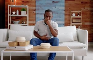 Quels sont les premiers symptômes d’une indigestion alimentaire ?