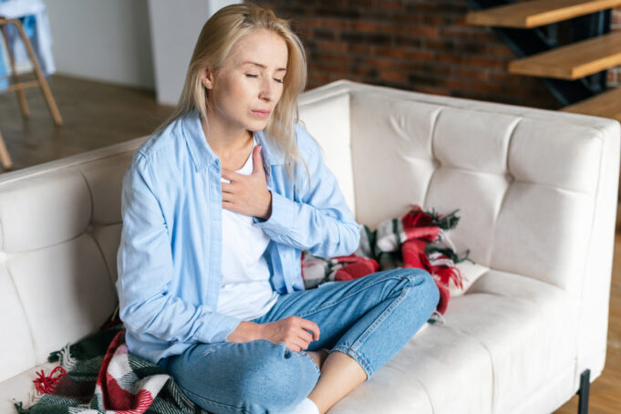 Covid: nouveau symptôme douloureux six mois après l’infection