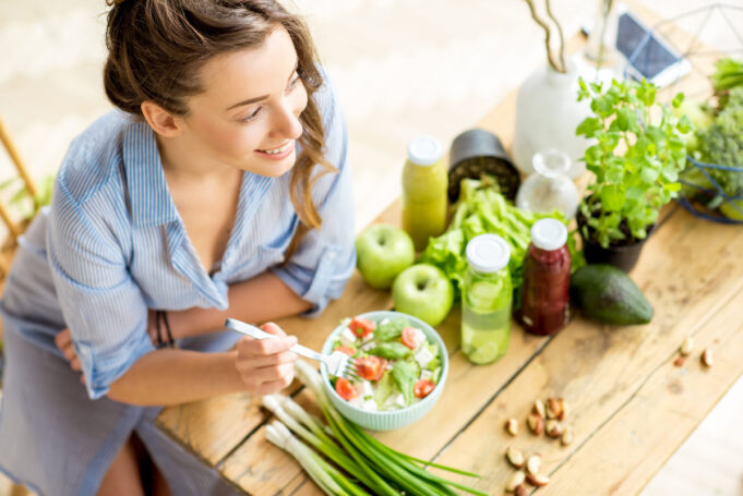 Manger des aliments crus : bonne ou mauvaise idée ?