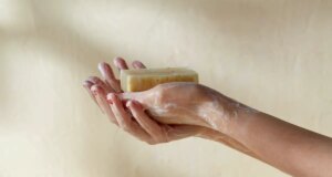 Le savon liquide est-il plus sain que le savon en pain ?