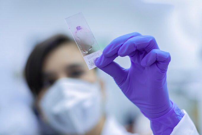 Cette bactérie qui circule en France inquiète les médecins