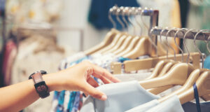 Pourquoi il faut absolument laver vos vêtements neufs avant de les porter ?
