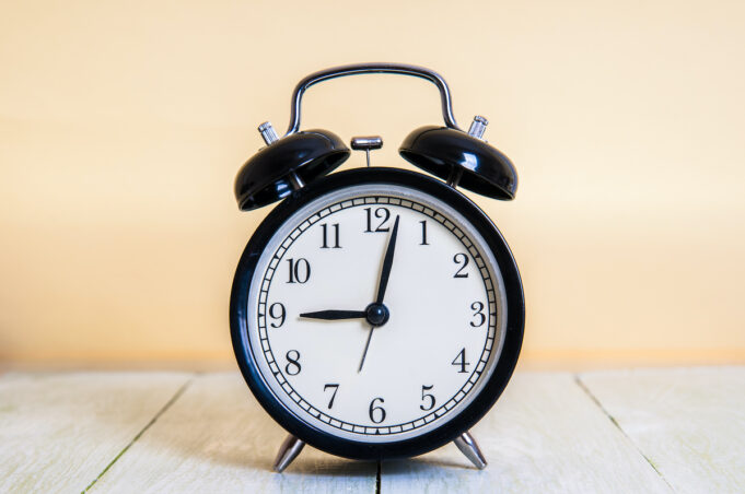 Les aliments mangés après 21 heures font-ils grossir ?