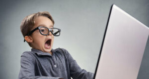 Les enfants utilisent Internet dès l’âge de 5 ans