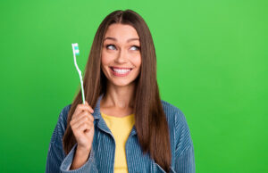 Faut-il changer sa brosse à dents après avoir été malade ?