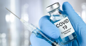 Covid-19 : Didier Raoult reconnaît finalement l’efficacité du vaccin