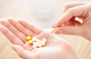 Vous êtes adepte de l’automédication : que risquez-vous ?