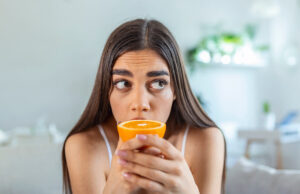 Covid : les personnes infectées, non vaccinées et le Covid long