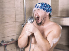 Prendre une douche le matin ou le soir : les avantages et inconvénients