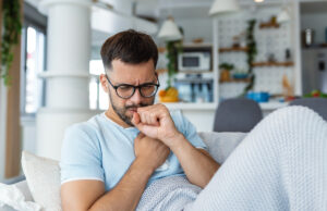 Covid long : l’impact sur la qualité de vie est pire que certains cancers