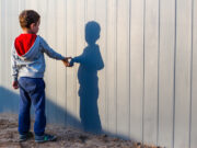 Autisme : quels sont les premiers signes ?