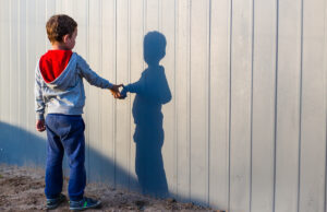 Autisme : quels sont les premiers signes ?