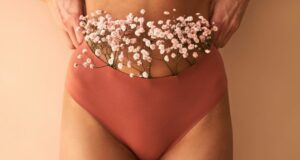 Savez-vous à quoi sert la petite poche dans les culottes des femmes ?