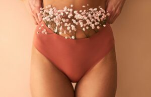 Savez-vous à quoi sert la petite poche dans les culottes des femmes ?