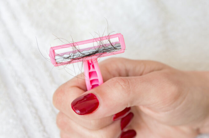 Poils : quelles sont les zones du corps qu’il ne faut pas épiler ?