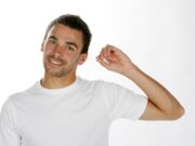 Coton tige : pourquoi il faut éviter de l’utiliser ?