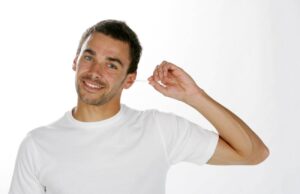 Coton tige : pourquoi il faut éviter de l’utiliser ?