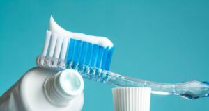 Pourquoi ne faut-il jamais mettre du dentifrice sur une brûlure ou un bouton ?