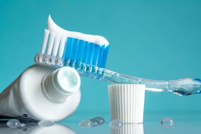 Pourquoi ne faut-il jamais mettre du dentifrice sur une brûlure ou un bouton ?