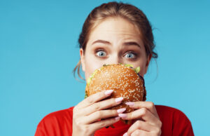 Cholestérol : Quels sont les aliments à eviter pour limiter vos apports en acide gras trans ?